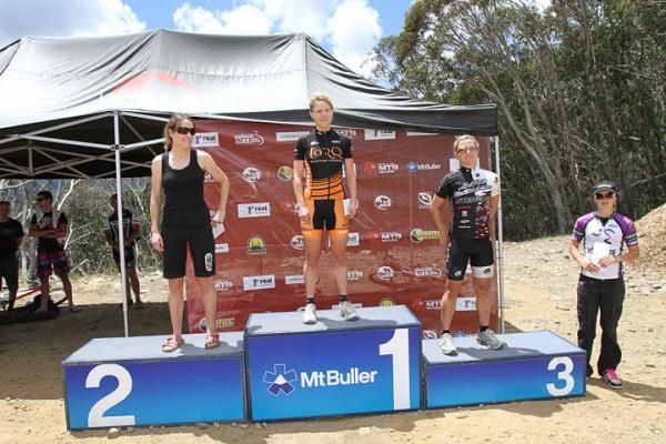 Women's podium: Tory Thomas, Jenni King, Jodie Willett, Rebecca Henderson (Katherine O'Shea absent)