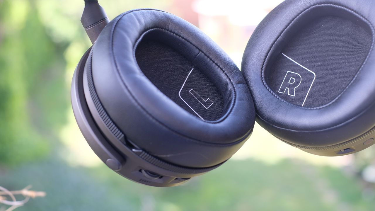 Photograph of Audeze Maxwell 2 headphones