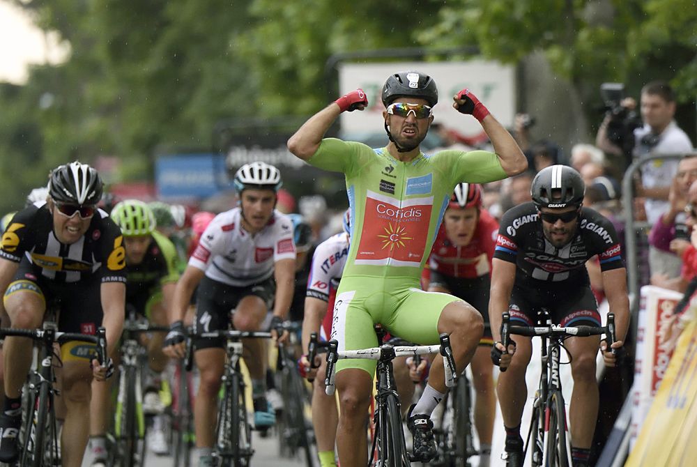 Nacer Bouhanni (Cofidis) takes the stage 4 sprint victory