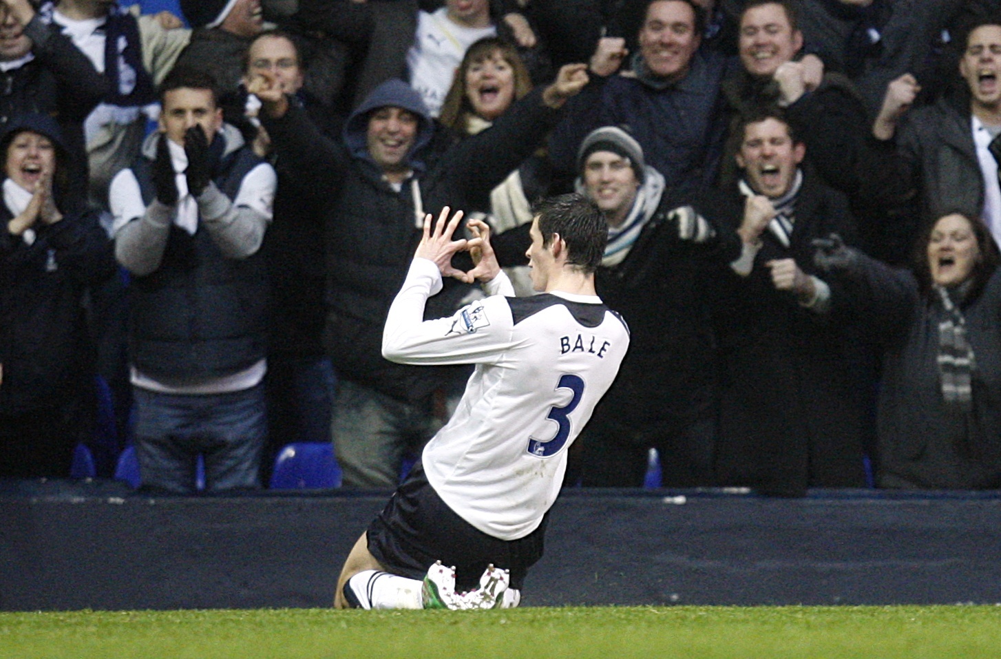 Gareth Bale Real Madrid heart goal celebration