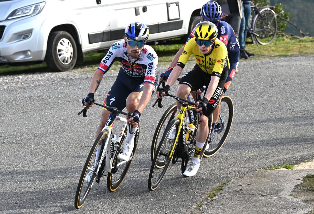 ALTO DA FOIA PORTUGAL FEBRUARY 20 LR Primoz Roglic of Slovenia and Team Red Bull BORA hansgrohe and Jonas Vingegaard of Denmark and Team Visma Lease a Bikecompete climbing to Pomba 510m during the 51st Volta ao Algarve em Bicicleta Stage 2 a 1776km stage from Lagoa to Alto da Foia 869m on February 20 2025 in Alto da Foia Portugal Photo by Tim de WaeleGetty Images