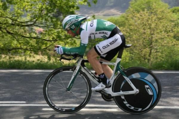 A Caja Rural rider en route