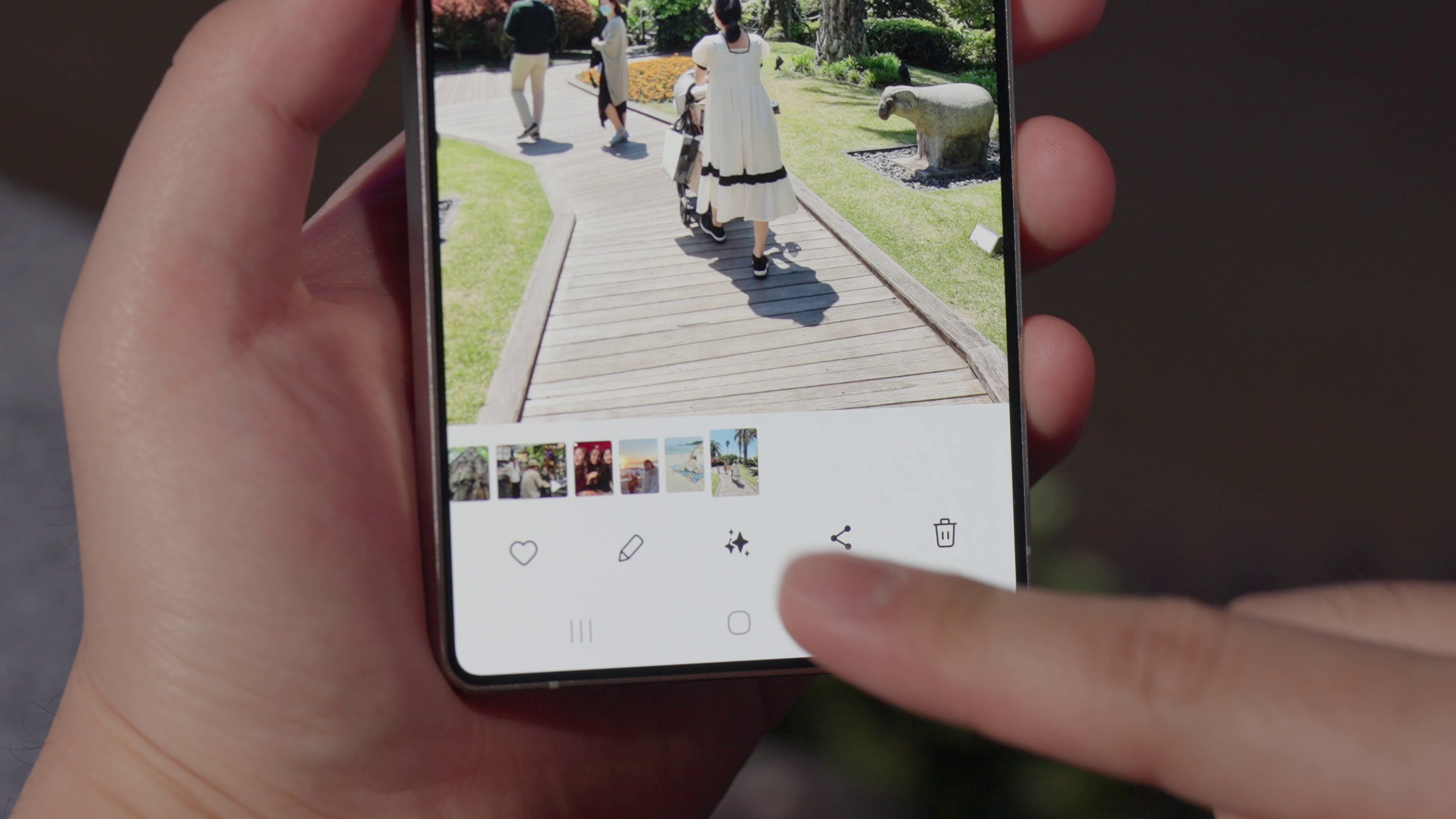 generative editing on the Samsung Galaxy S25
