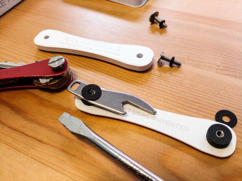 KeySmart Pro