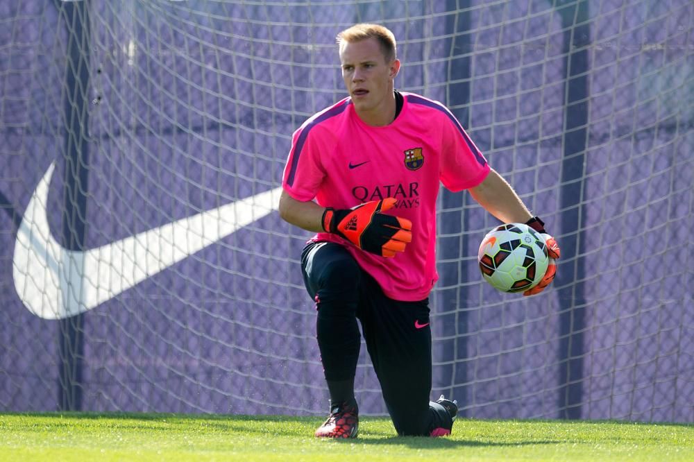 Barca keeper Ter Stegen suffers back injury | FourFourTwo