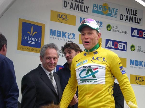 Thor Hushovd (Cr&eacute;dit Agricole) happy in yellow.