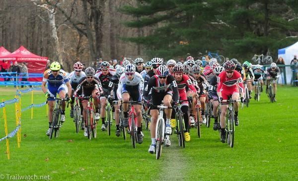 Elite Men&rsquo;s start led out by Jeremy Powers (Rapha Focus)