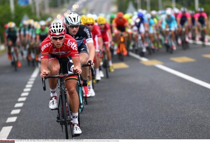 Lotto-Belisol setting the pace