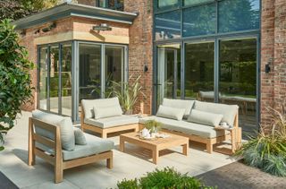 outdoor seating ideas: kettler set