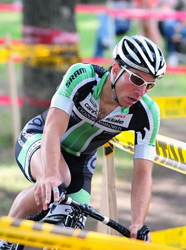 Jeremy Powers (Cyclocrossworld.com-Cannondale) cornering.