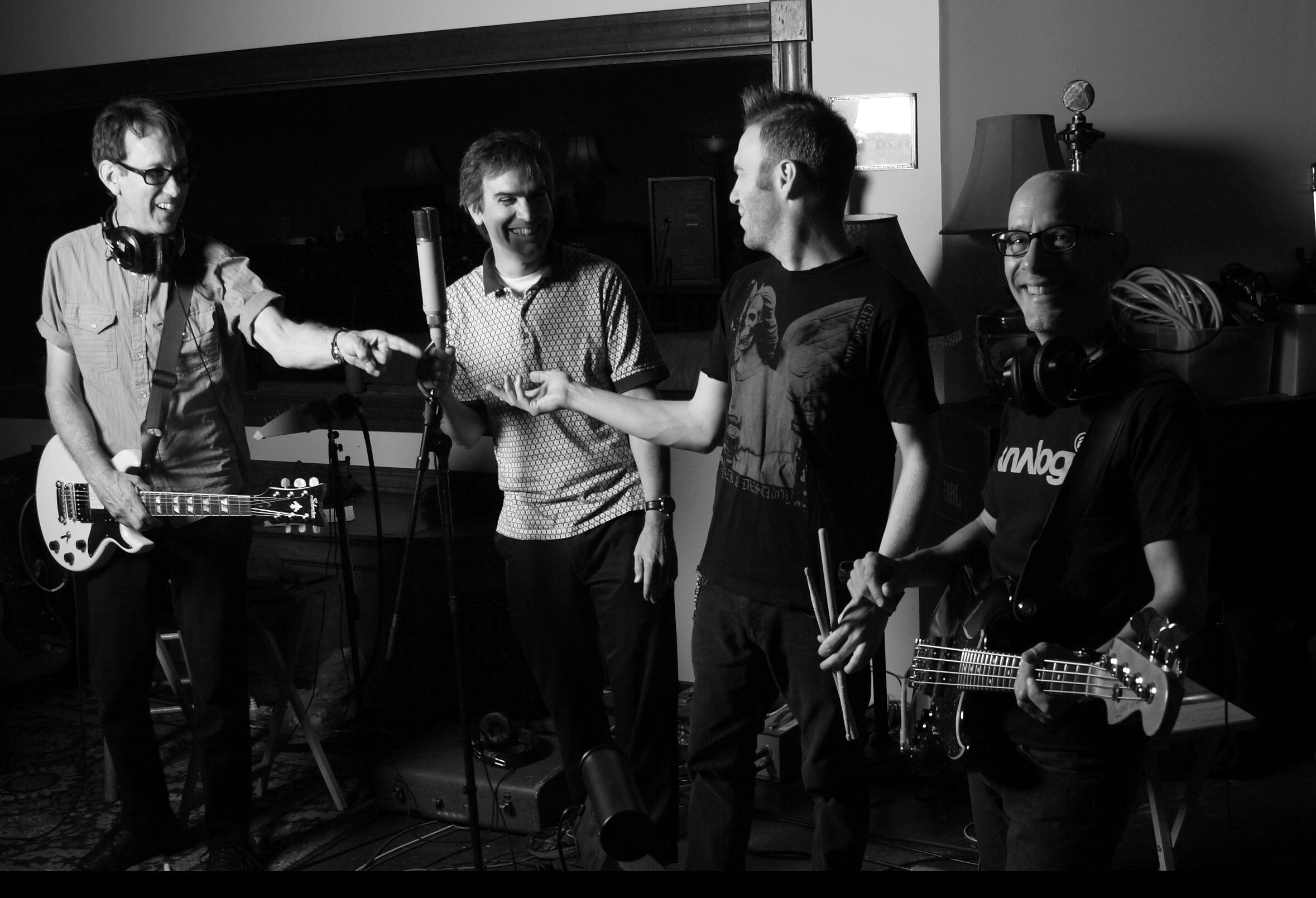 Ray bay. Ист Бэй Рэй. Dead Kennedys гитарист. Sons of the East группа. Dead East Band.