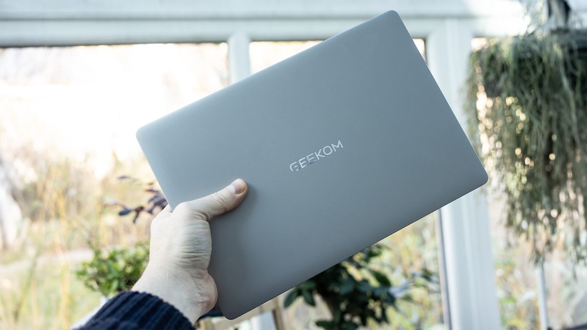Geekom’s light laptop is a legendary back-to-school choice