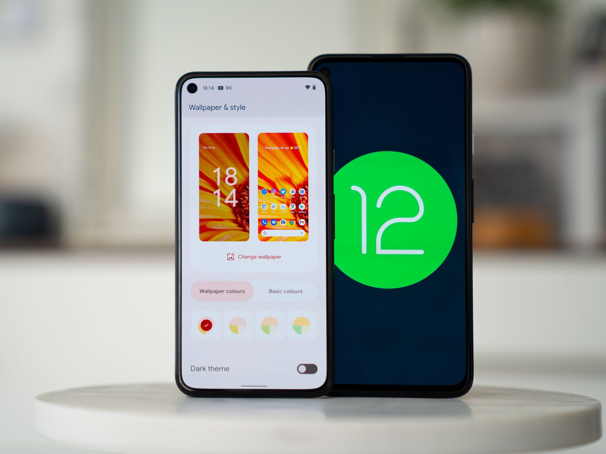 Android 12 kills font and icon shape options in Material You theming ...