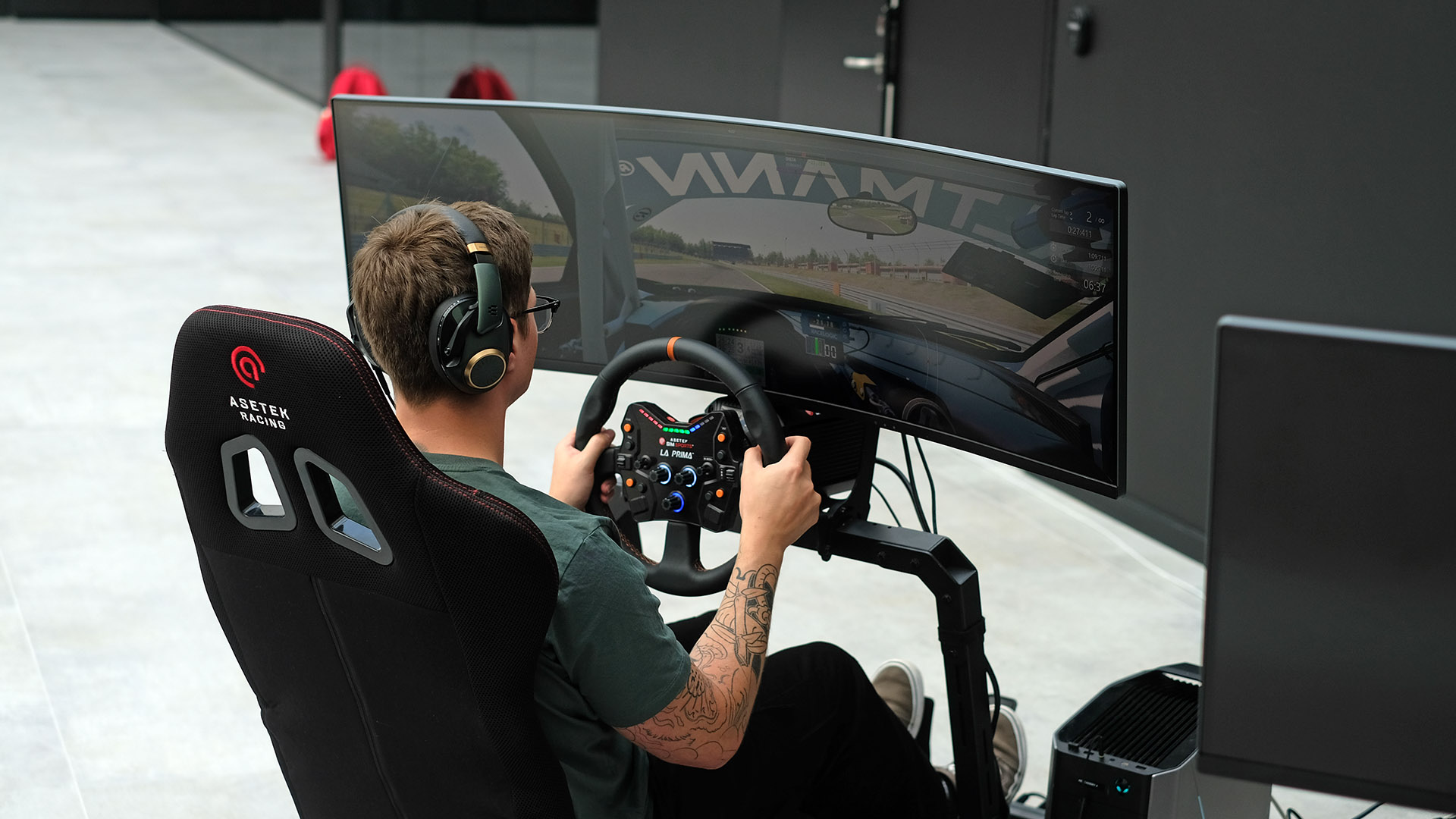 Asetek racing wheel