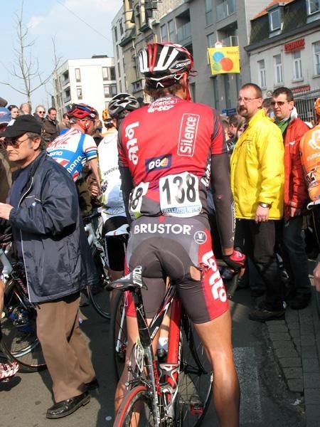 Greg Van Avermaet showed signs of a crash