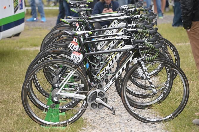 Orica-GreenEdge is on the Scott Addict or Foil