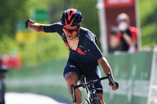 Richard Carapaz wins stage five of the Tour de Suisse 2021