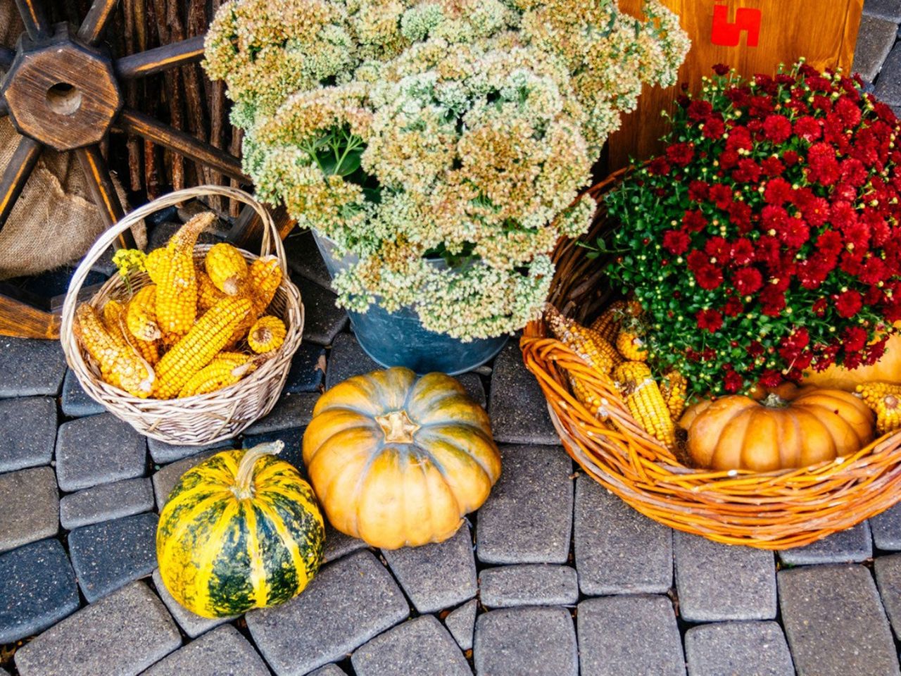 Halloween Garden Decor