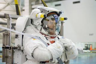 Mission Atlantis: Spacewalk Rookies Poised for First Flight