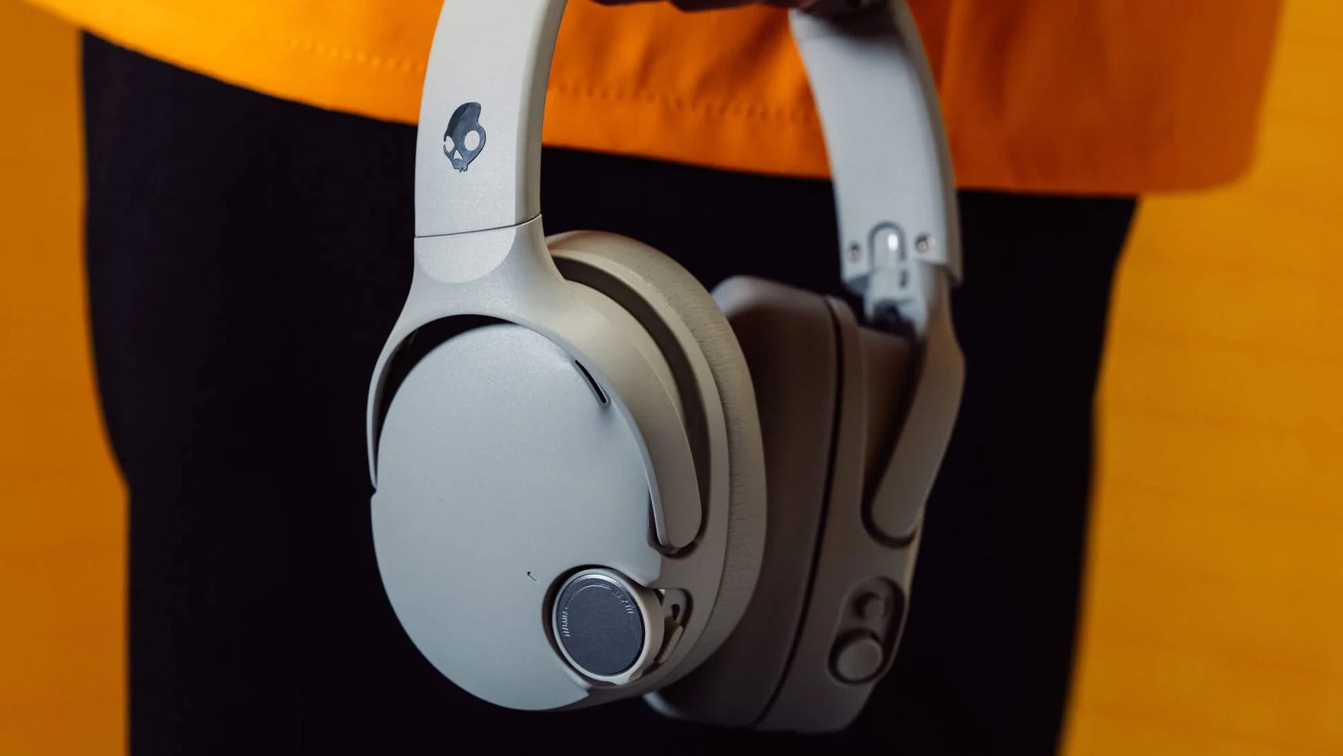 whathifi.com - Harry McKerrell - These premium wireless headphones boast Bose noise-cancelling, signal processing and spatial sound - but there's a twist