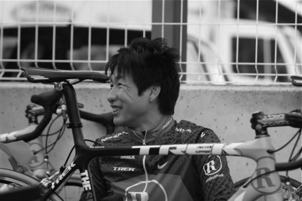 Fumiyuki Beppu, clearly happy to have his team sorted out for 2010