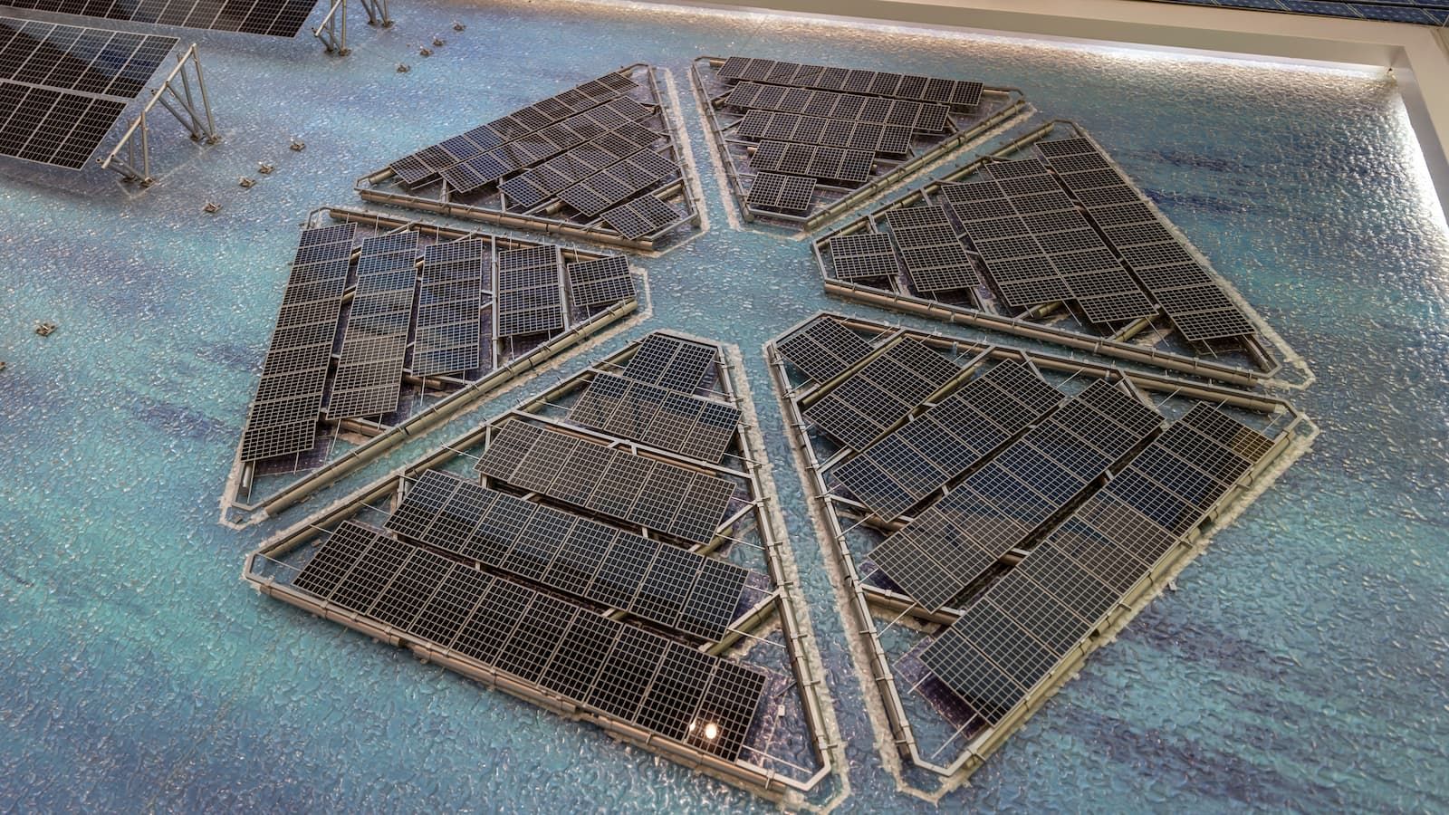 Floating solar panels heading to the UK as 200,000m² water solar farm is approved