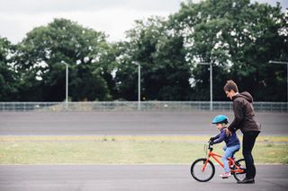 Teach your child to ride a bike under an hour. Photo: Christopher Catchpole