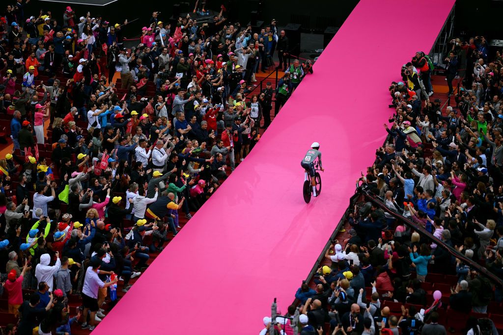 VERONA ITALY MAY 29 Mathieu Van Der Poel of Netherlands and Team Alpecin Fenix sprints at the Arena di Verona rduring the 105th Giro dItalia 2022 Stage 21 a 174km individual time trial stage from Verona to Verona ITT Giro WorldTour on May 29 2022 in Verona Italy Photo by Tim de WaeleGetty Images