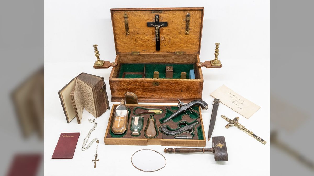 Mysterious 'vampire-slayer kit' sells at auction for $15,600