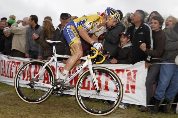 Bart Wellens (Telenet-Fidea) en route to an 11th place finish