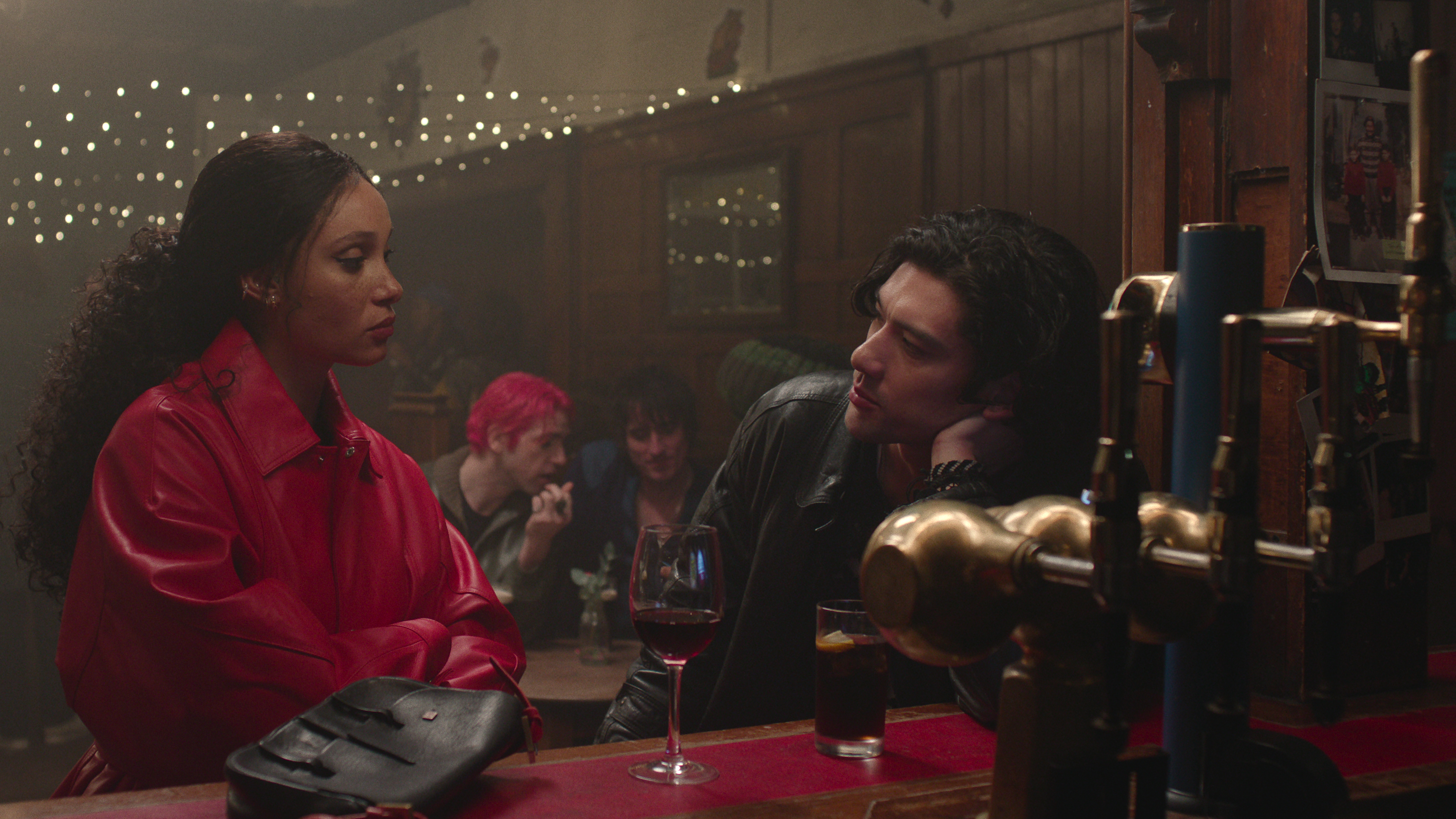 adwoa aboah as linnea and will sharpe as felix at a uk pub in too much