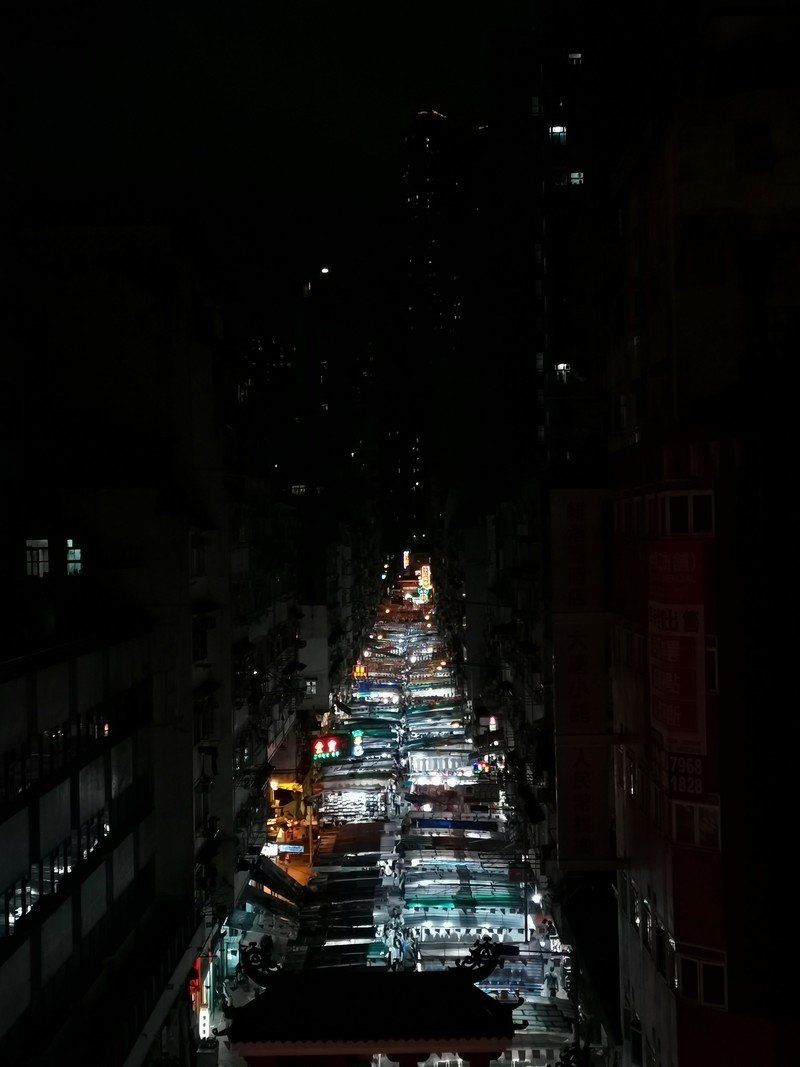 A photo taken without AIS Super Night mode