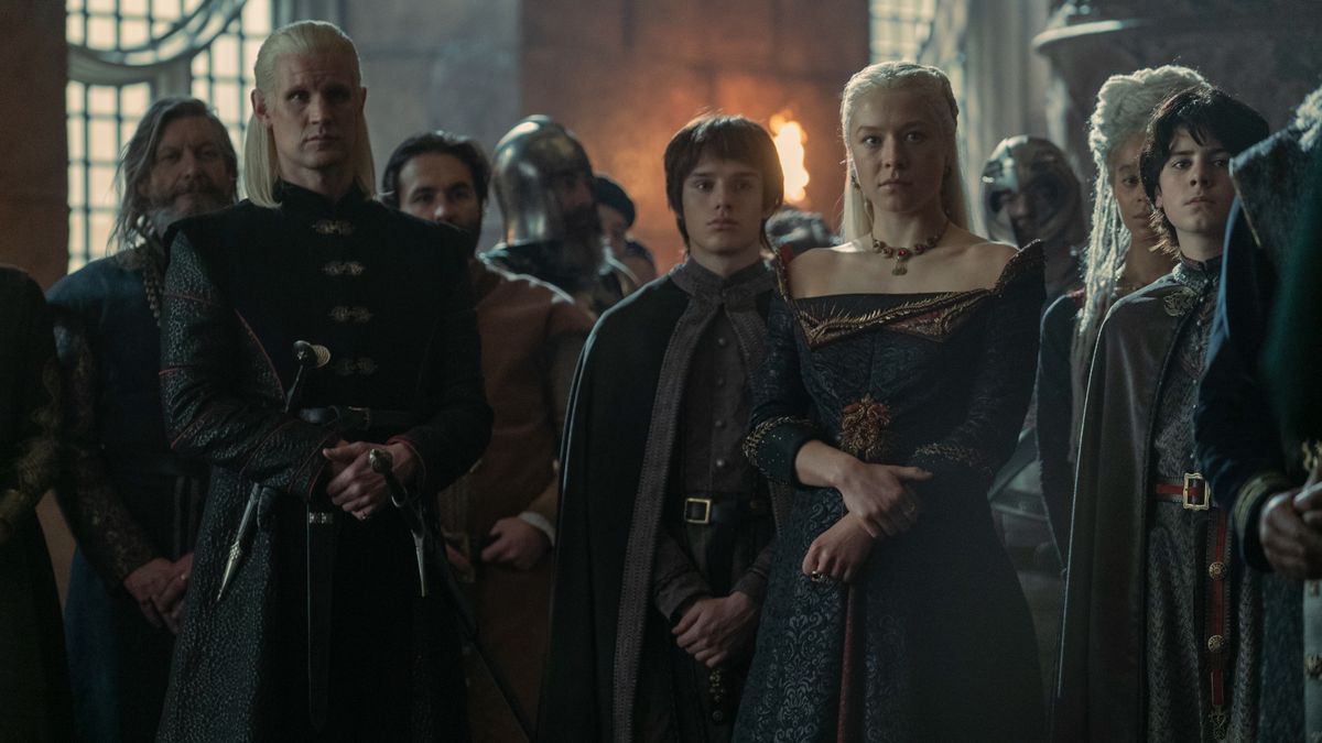 Matt Smith and Emma D&#039;Arcy as Prince Daemon and Princess Rhaenyra at court in House of the Dragon episode 8.