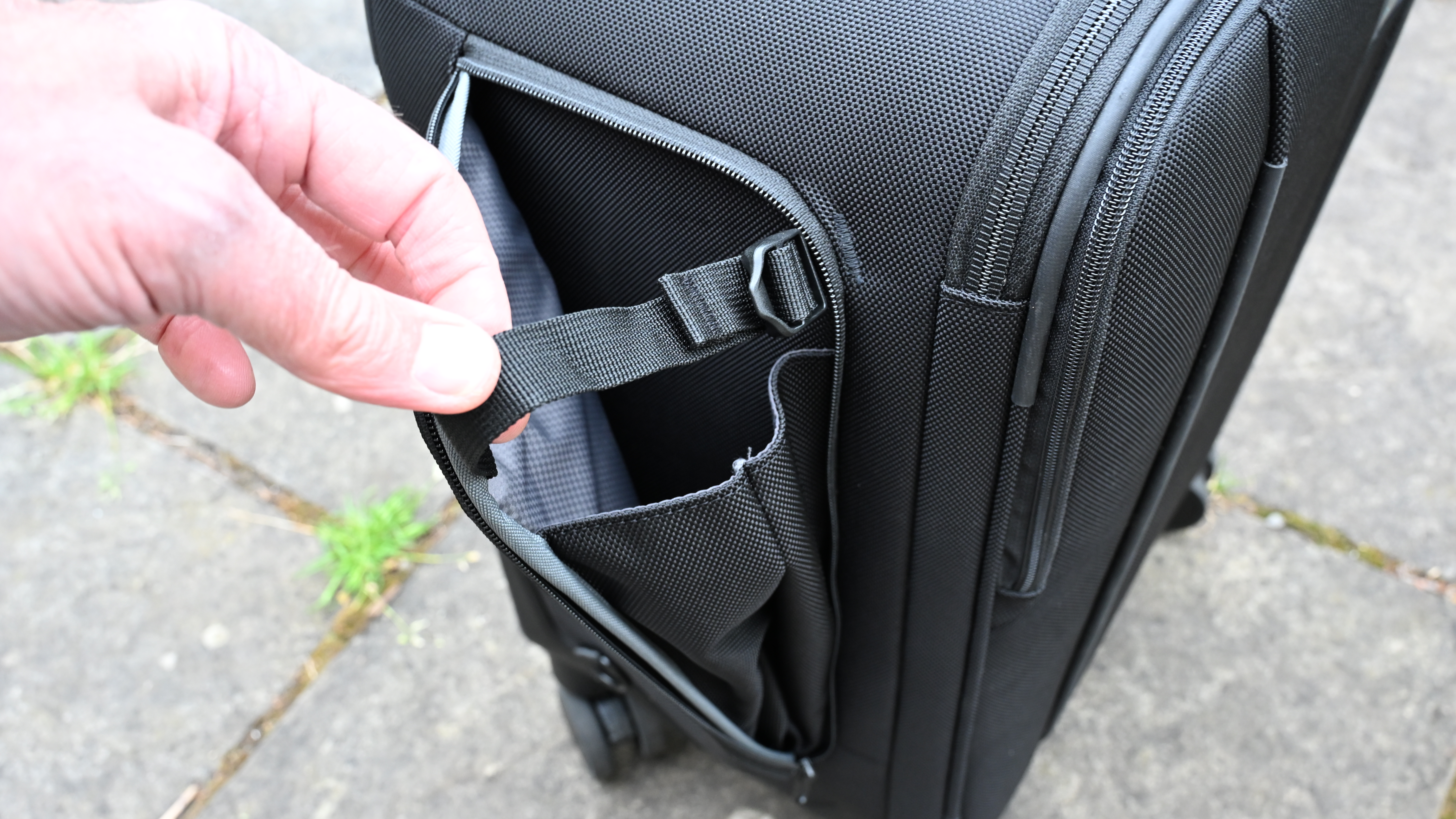 Tenba Roadie v2 Spinner 21 Air Case product image