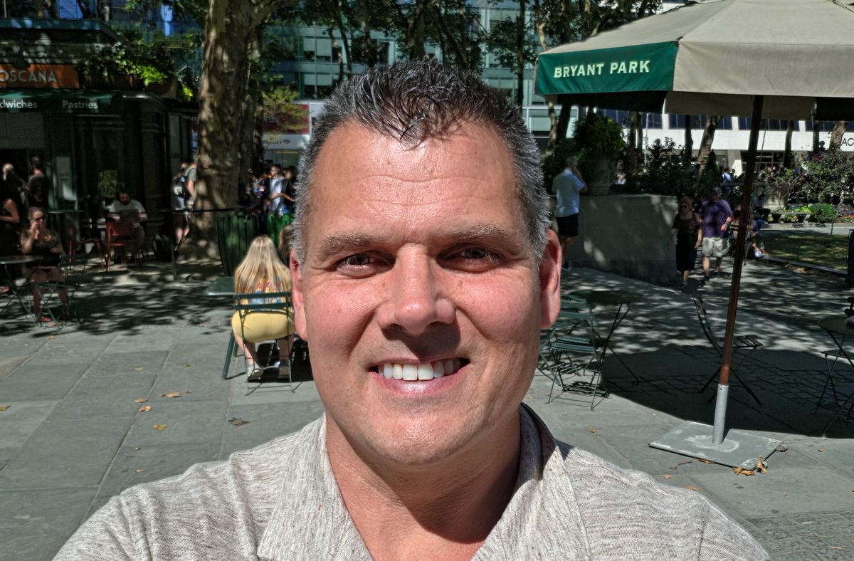 Galaxy Z Fold 8 Ultra vs Galaxy S26 Ultra photo comparisons
