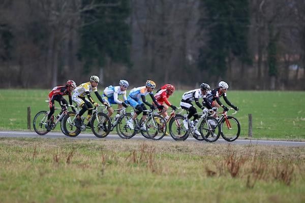 While the break gets away and puts plenty of time into the bunch.