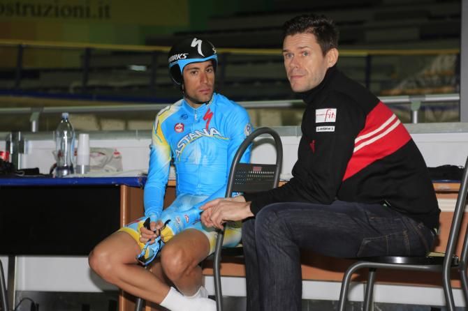 Nibali discusses the testing with Simone Toccafondi, head of the Specialized Road Racing Division