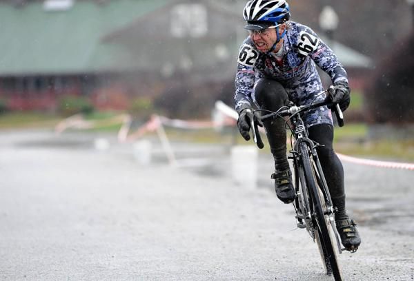 Laura Van Gilder (C3 Athletes Serving Athletes) en route to a second place finish.