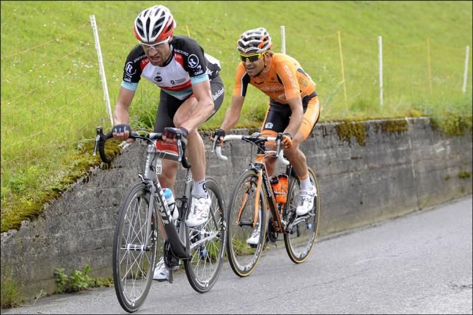 Jens Voigt (RadioShack Leopard) and Robert Vrecer (Euskaltel-Euskadi) on the attack