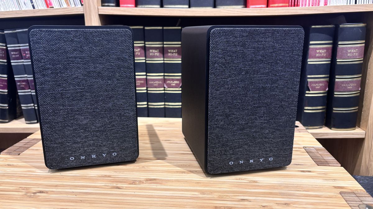 Onkyo GX-30ARC powered speakers