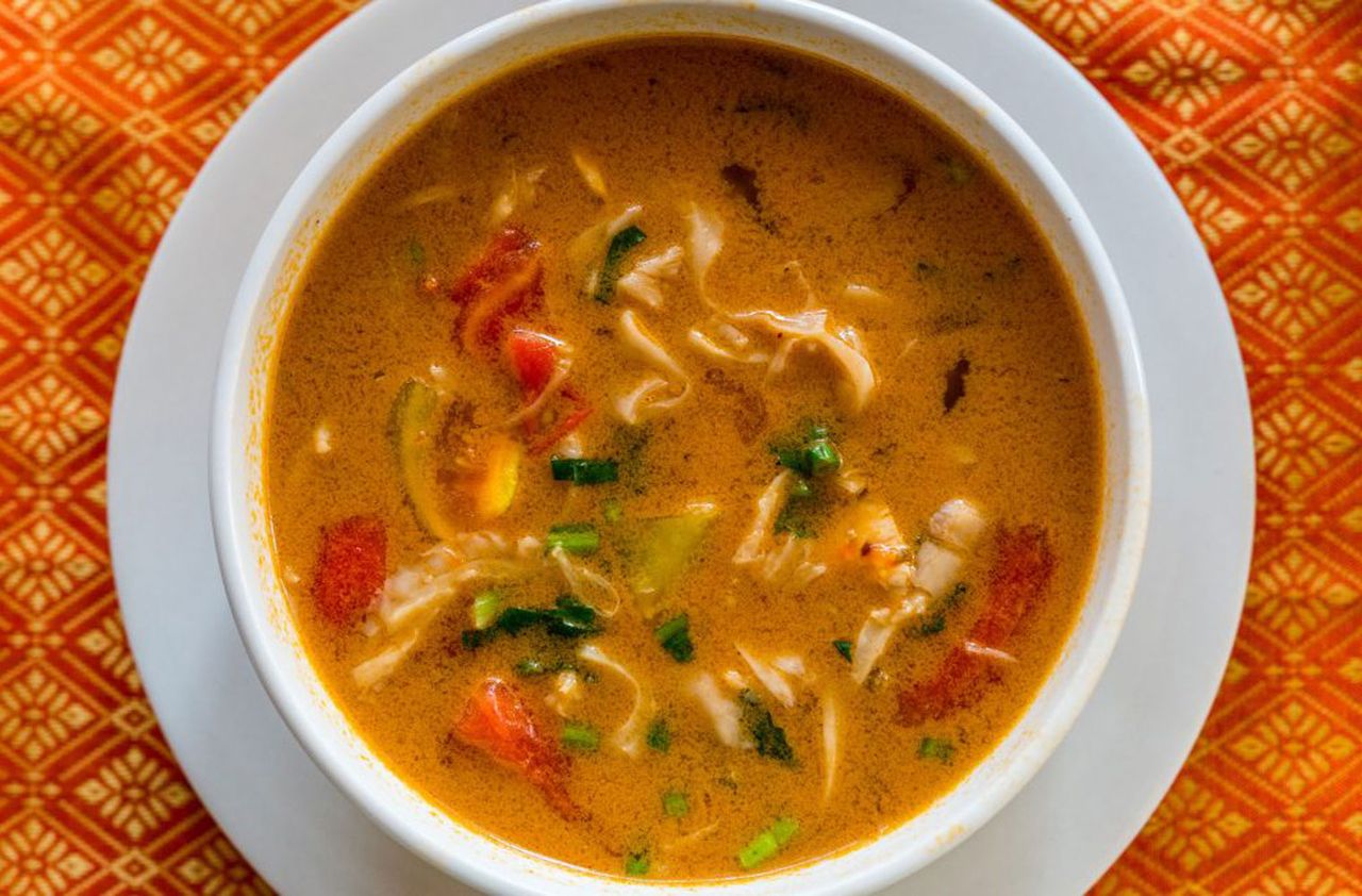 Chicken tom yum soup