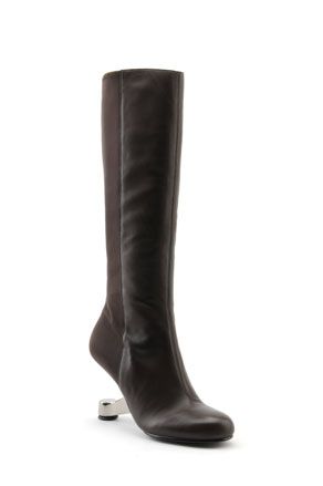 ‘Eamz’ model boot in brown