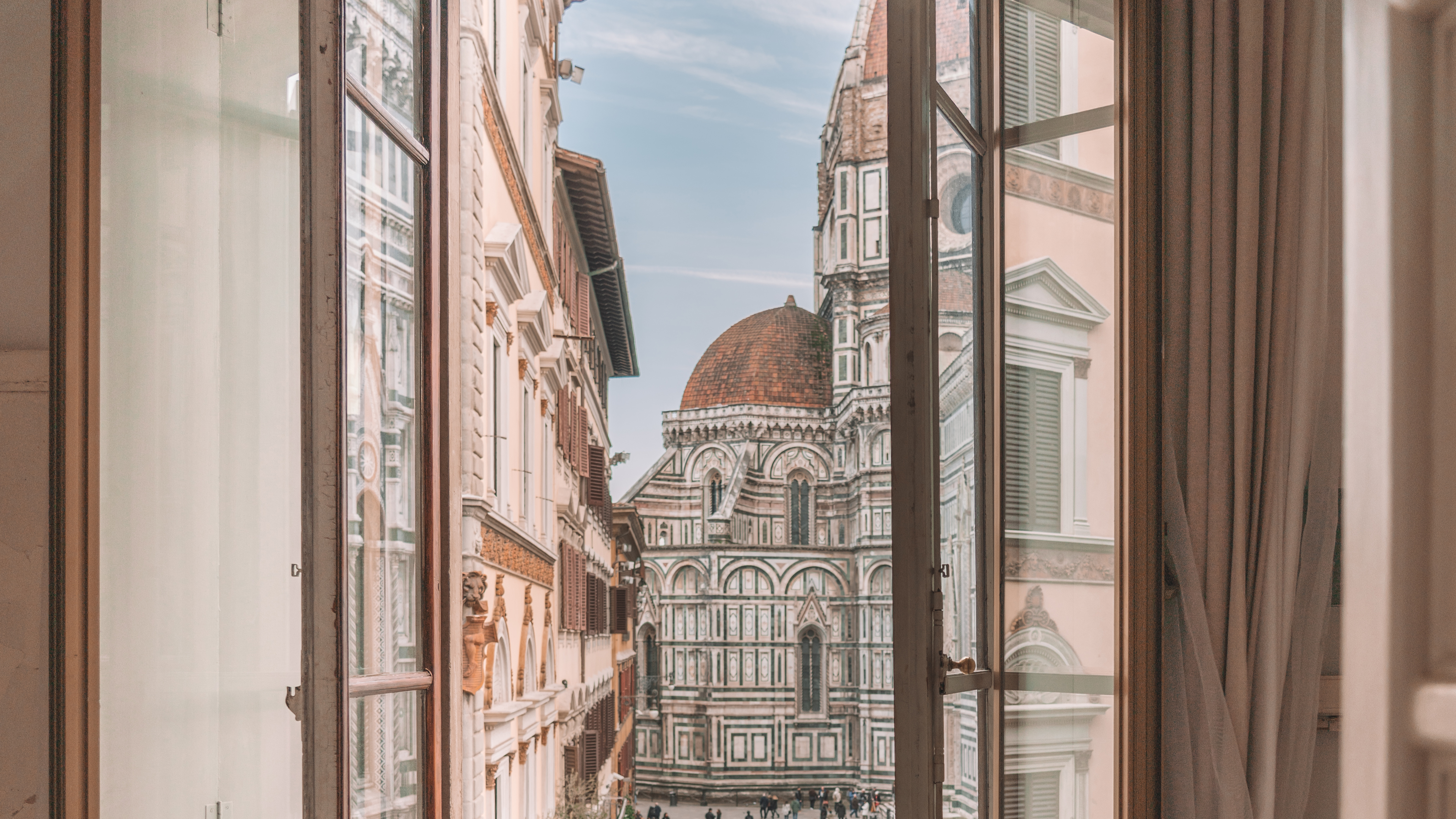 Live Anywhere on Airbnb, view of the Duomo in Florence