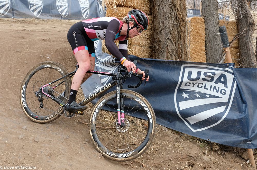 Ellen Noble (Aspire Racing) closed the gap to Compton somewhat on the final lap