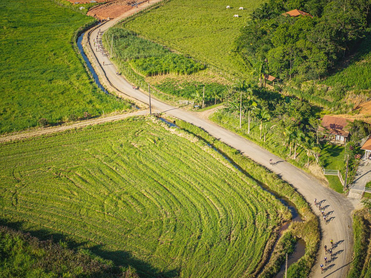 Surveying the race at the UCI Gravel World Series Brasil 2025