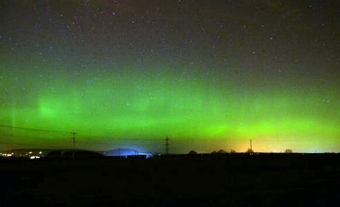 Look how pretty the Northern Lights made the U.K&amp;#039;s sky last night