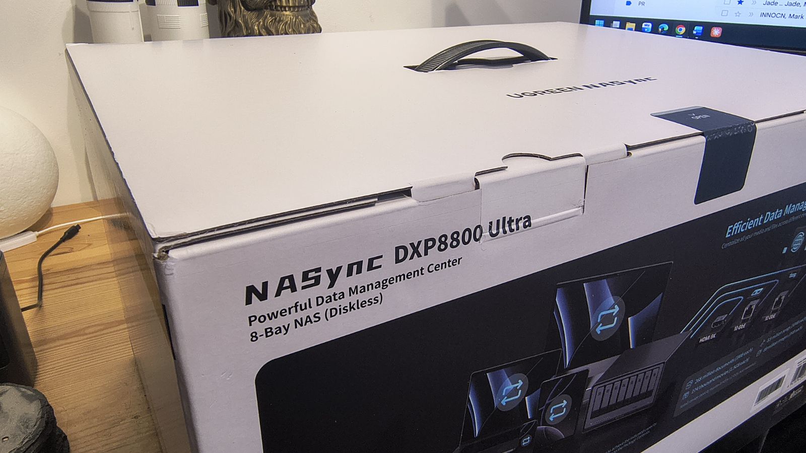 Ugreen NASync DXP8800 Ultra