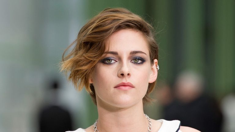 PARIS, FRANCE - JANUARY 27: Kristen Stewart attends the Chanel show as part of Paris Fashion Week Haute Couture Spring/Summer 2015 at the Grand Palais on January 27, 2015 in Paris, France. (Photo by Kristy Sparow/Getty Images)