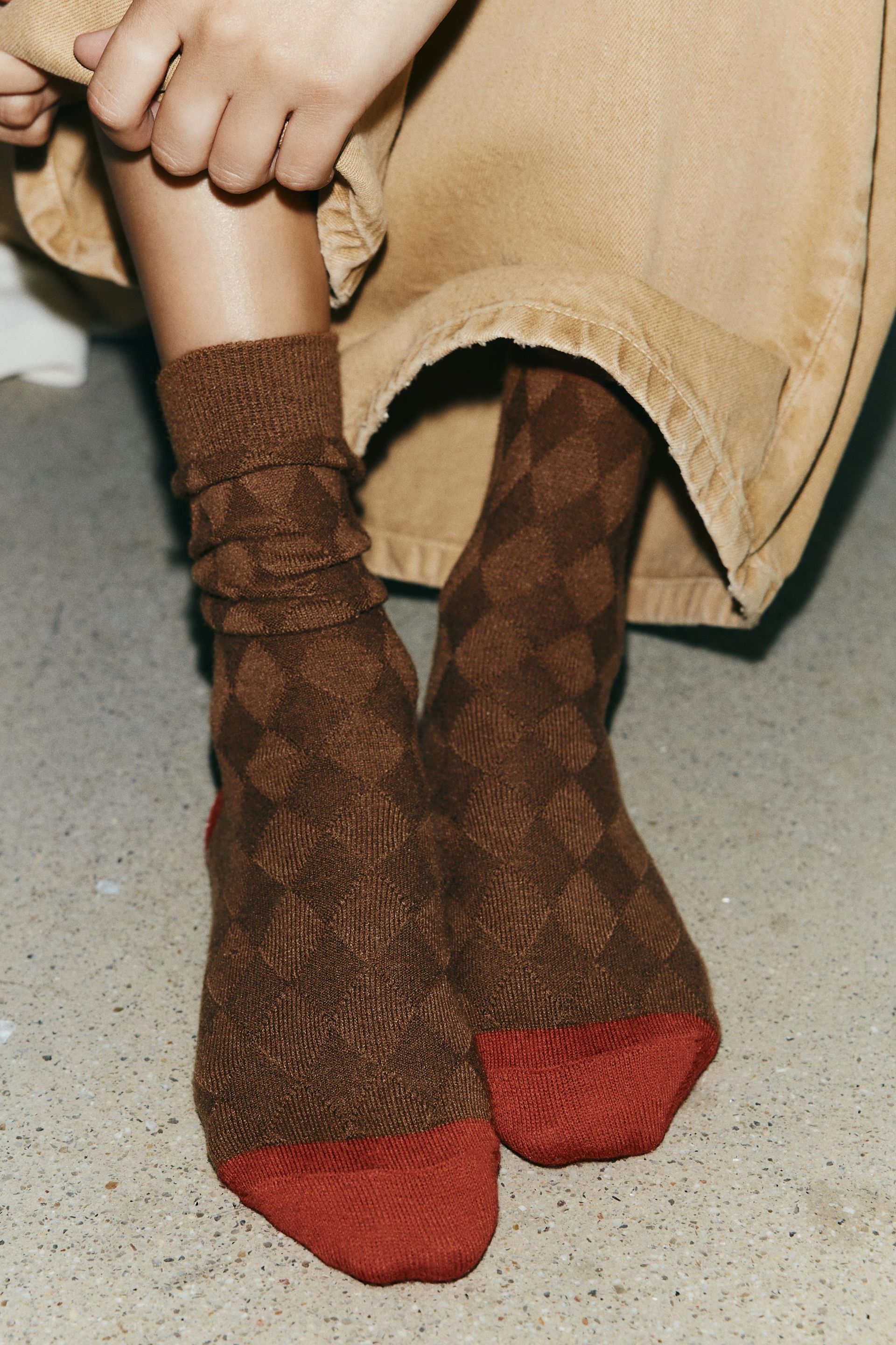 Embroidered Diamond Socks