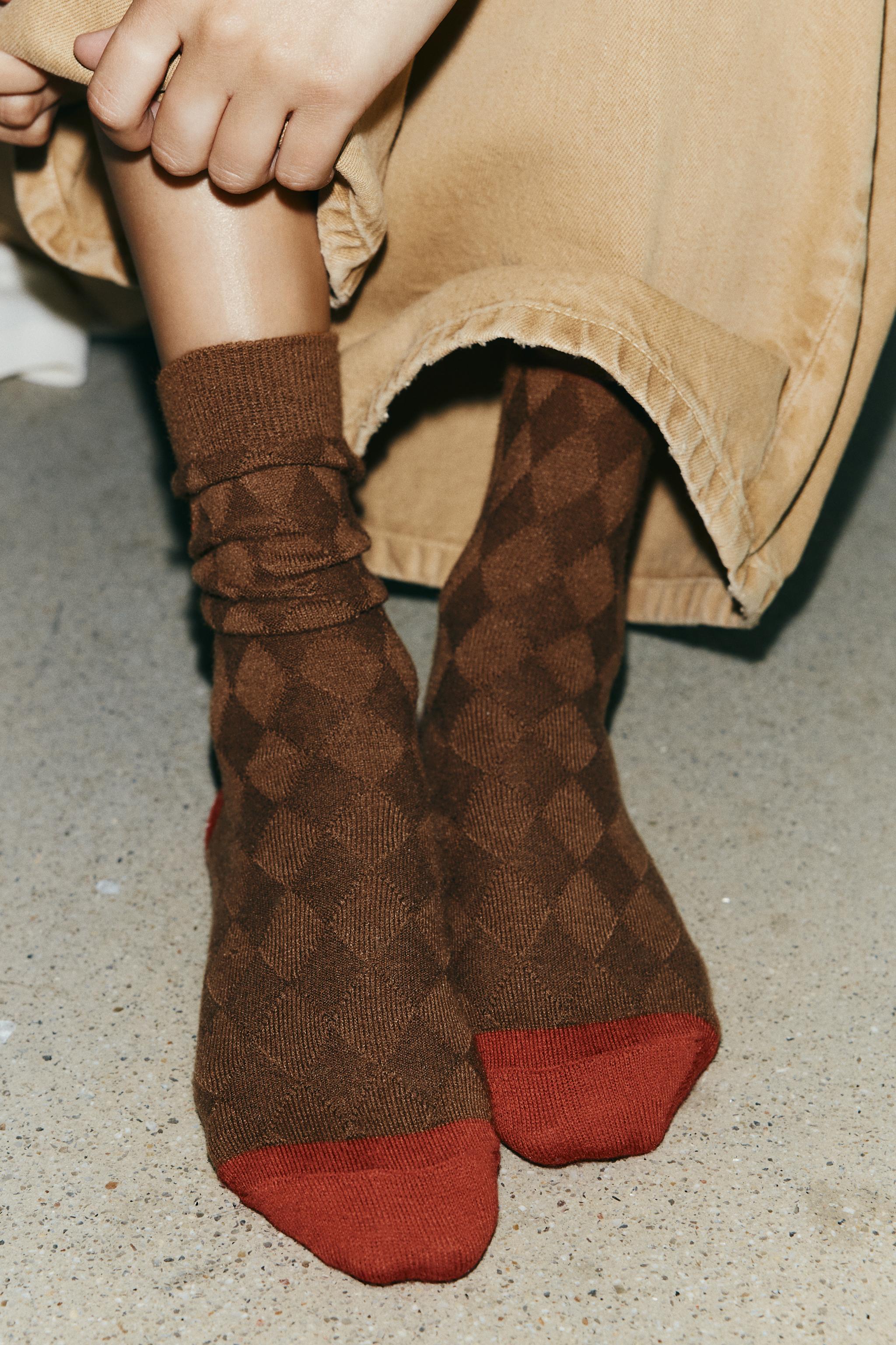 Embroidered Diamond Socks